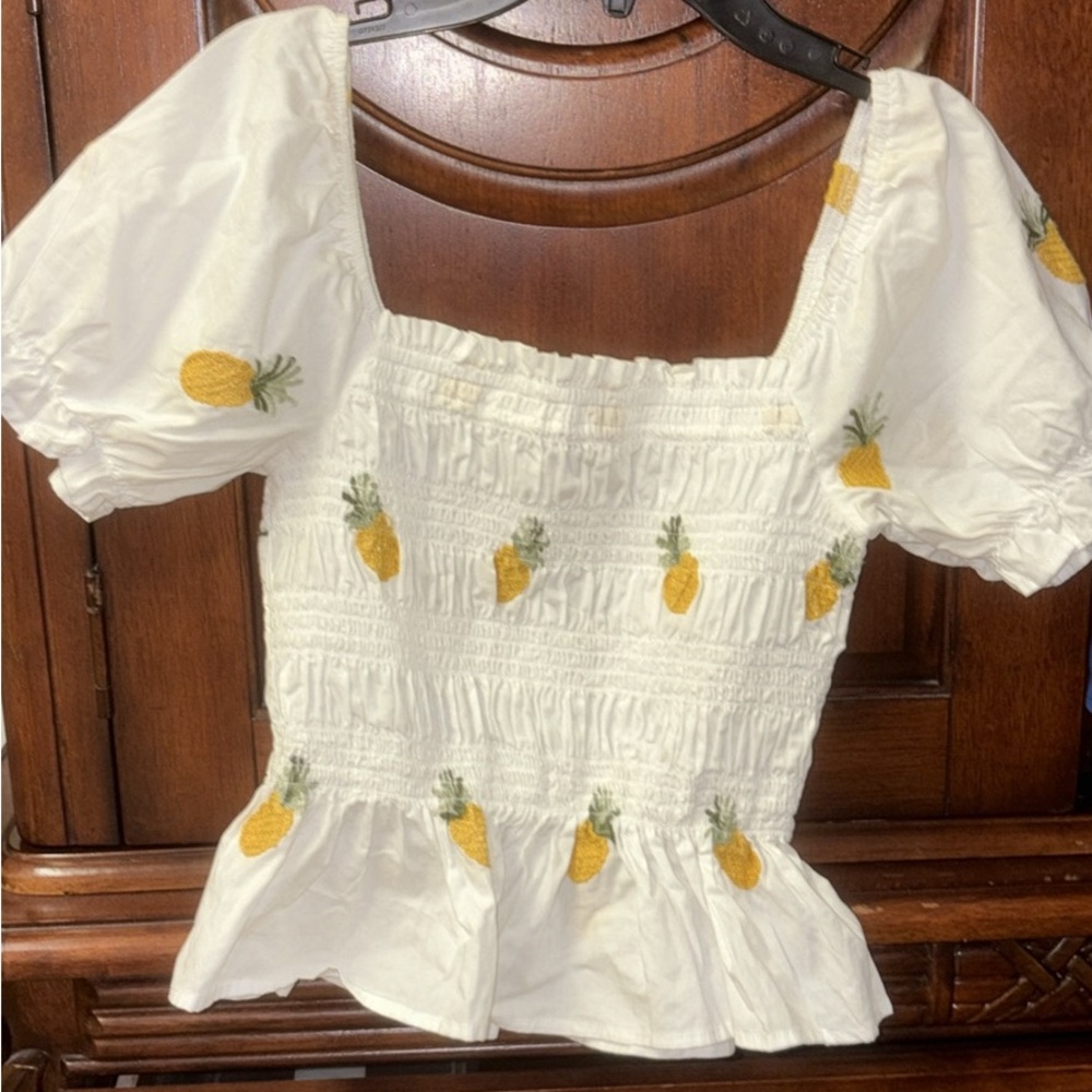 White Puff Sleeve Top with Pineapple Embroidery